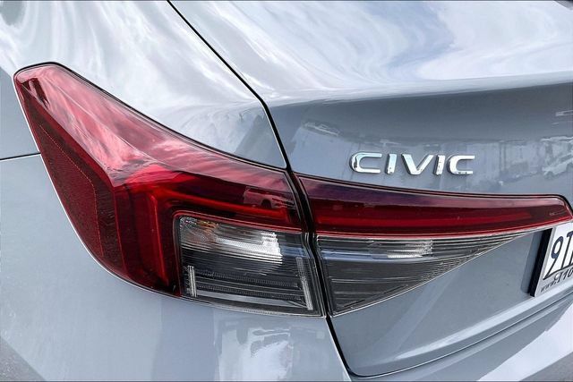 Used 2025 Honda Civic Sport image 28