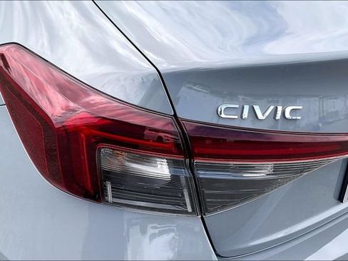 Used 2025 Honda Civic Sport image 28