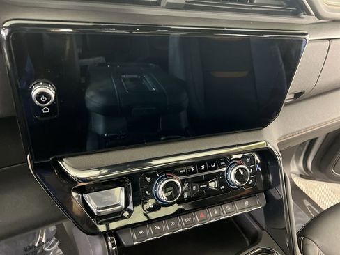 Used 2022 GMC Sierra 1500 AT4 w/ AT4 Premium Package image 12