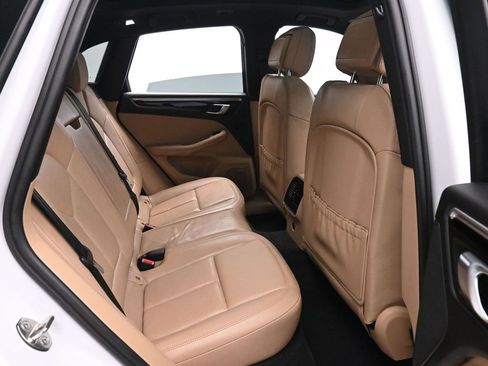 Used 2021 Porsche Macan S w/ Premium Package Plus image 17