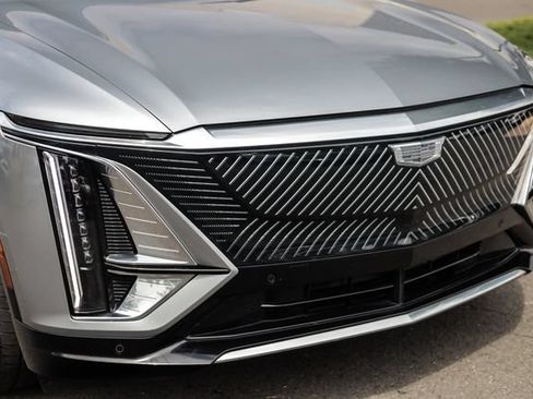 Used 2024 Cadillac Lyriq Tech AWD/4WD image 8