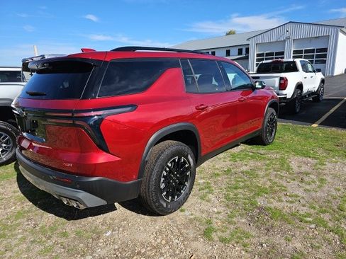 New 2026 Chevrolet Traverse Z71 w/ Enhanced Driving Package image 3