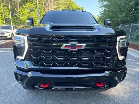 Used 2025 Chevrolet Silverado 2500 ZR2 w/ Technology Package AWD/4WD image 2