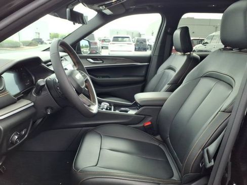New 2026 Jeep Grand Cherokee Limited AWD/4WD image 13