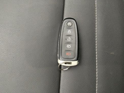 Used 2014 Ford Escape Titanium w/ Equipment Group 401A AWD/4WD image 32