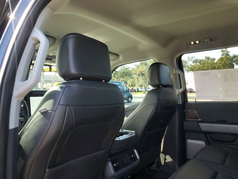 Used 2022 Ford F150 Lariat image 14