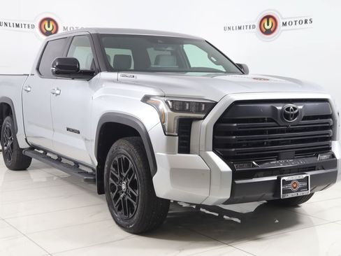 Used 2025 Toyota Tundra Limited AWD/4WD image 21