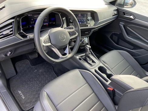 Used 2022 Volkswagen Jetta SE image 25