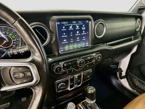 Used 2020 Jeep Wrangler Unlimited Sahara AWD/4WD image 26