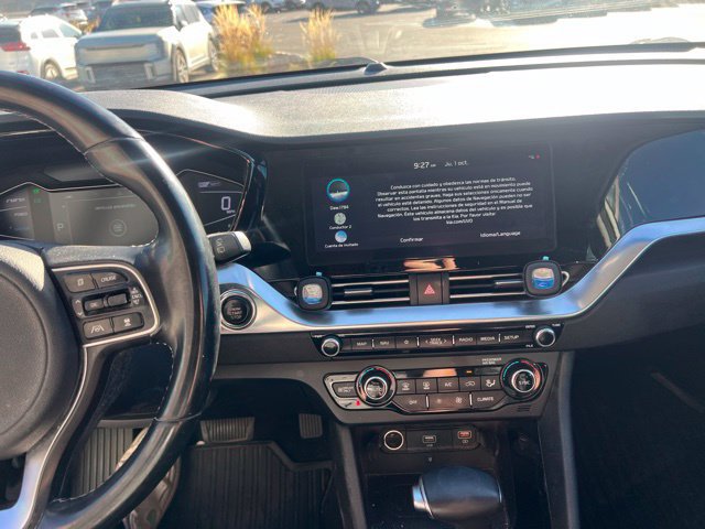 Used 2022 Kia Niro Touring Special Edition FWD image 9