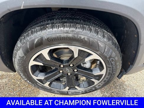Used 2025 Chevrolet Equinox LT w/ Safety and Technology Package AWD/4WD image 11