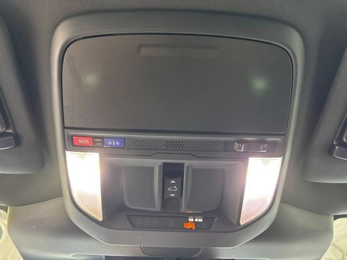 Used 2025 Subaru Forester Premium AWD/4WD image 28