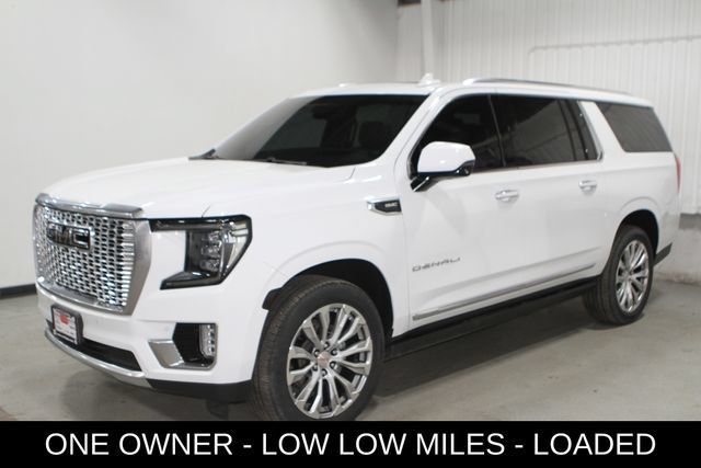 Used 2022 GMC Yukon XL Denali AWD/4WD image 9