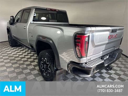 Used 2024 GMC Sierra 2500 AT4X image 8
