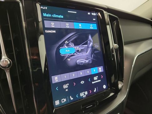 Used 2025 Volvo XC60 B5 Core image 28