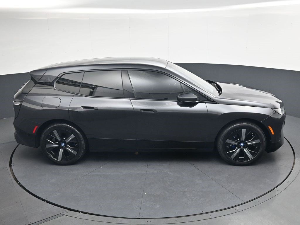 Used 2024 BMW iX xDrive50 w/ Premium Package AWD/4WD image 19