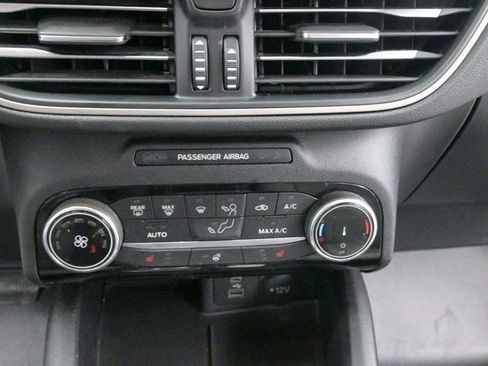 Used 2022 Ford Escape SE w/ Cold Weather Package image 14