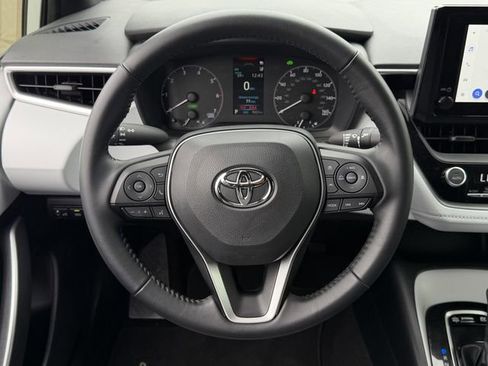 Used 2025 Toyota Corolla SE FWD image 13