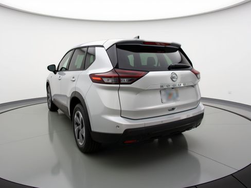 Used 2025 Nissan Rogue SV image 6