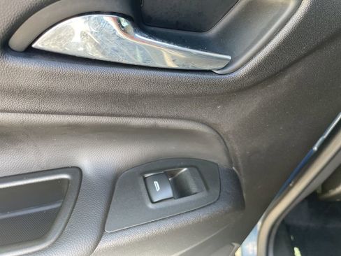 Used 2024 Chevrolet Equinox LT FWD image 33