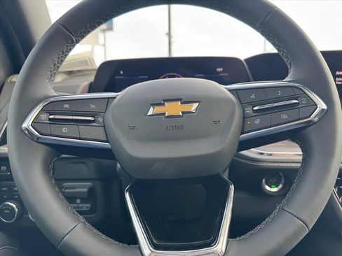 New 2026 Chevrolet Suburban Premier AWD/4WD image 18