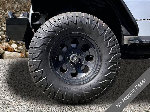 Used 2012 Jeep Wrangler Unlimited Rubicon w/ Dual Top Group AWD/4WD image 8