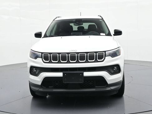 Used 2022 Jeep Compass Latitude AWD/4WD image 3