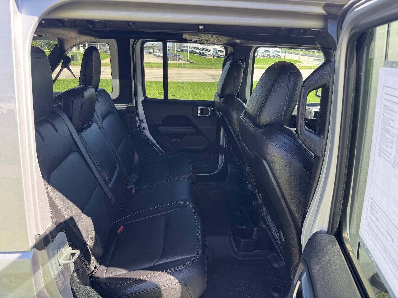 Used 2024 Jeep Wrangler Unlimited Sahara w/ Technology Group AWD/4WD image 13