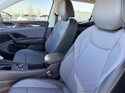 New 2026 Volkswagen Tiguan SE image 12