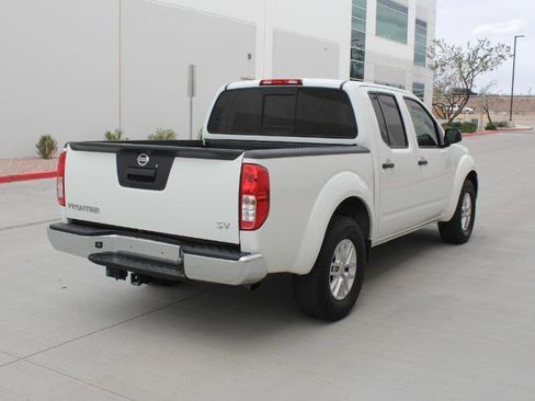 Used 2014 Nissan Frontier SV image 5