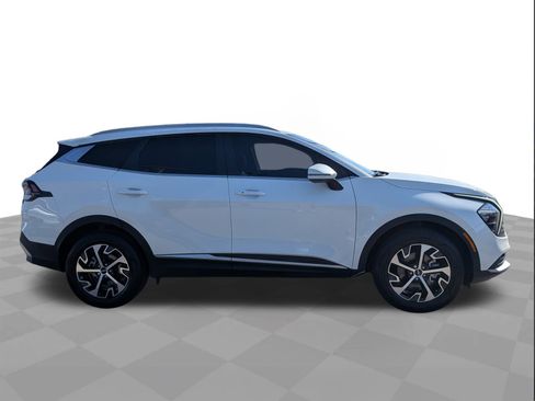 Used 2023 Kia Sportage EX image 3