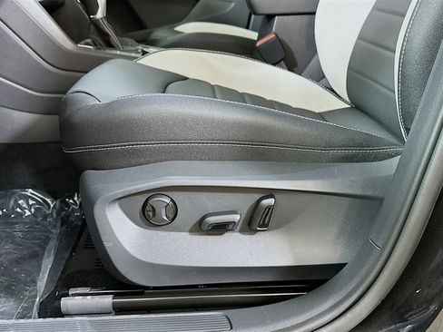 New 2026 Volkswagen Taos SEL AWD/4WD image 19