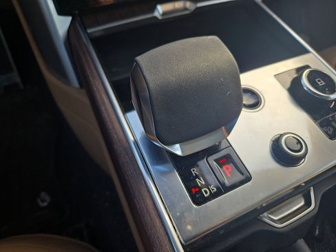 Used 2023 Land Rover Range Rover SE image 15