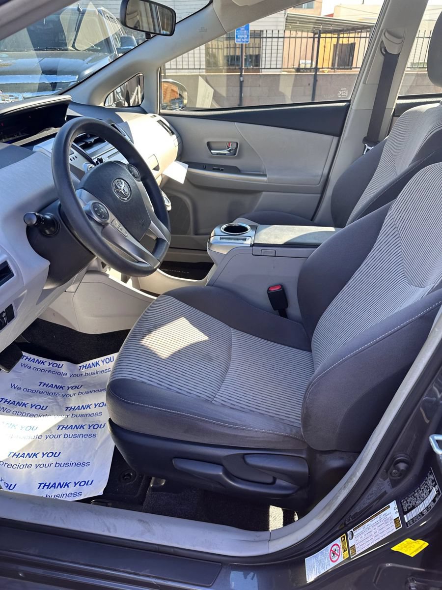 Used 2017 Toyota Prius V Two w/ Carpet Mat Package FWD image 11