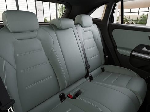 New 2026 Mercedes-Benz GLA 35 AMG 4MATIC image 40