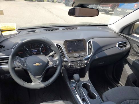 Certified 2024 Chevrolet Equinox LT FWD image 28