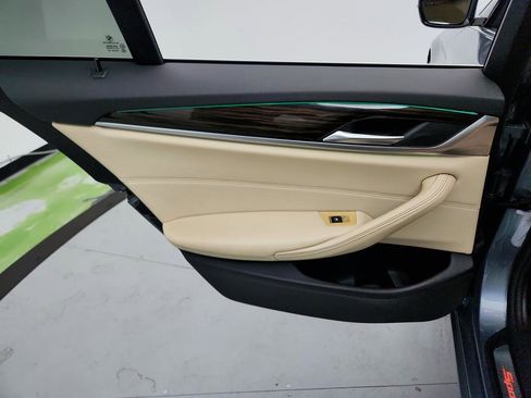 Used 2019 BMW 530i w/ Convenience Package image 25