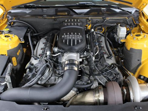 Used 2011 Ford Mustang GT RWD image 15
