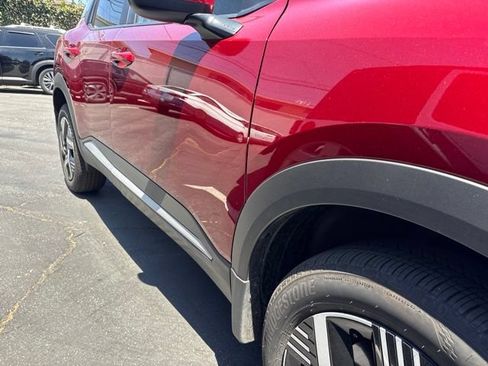 Certified 2025 Nissan Kicks SV FWD image 6