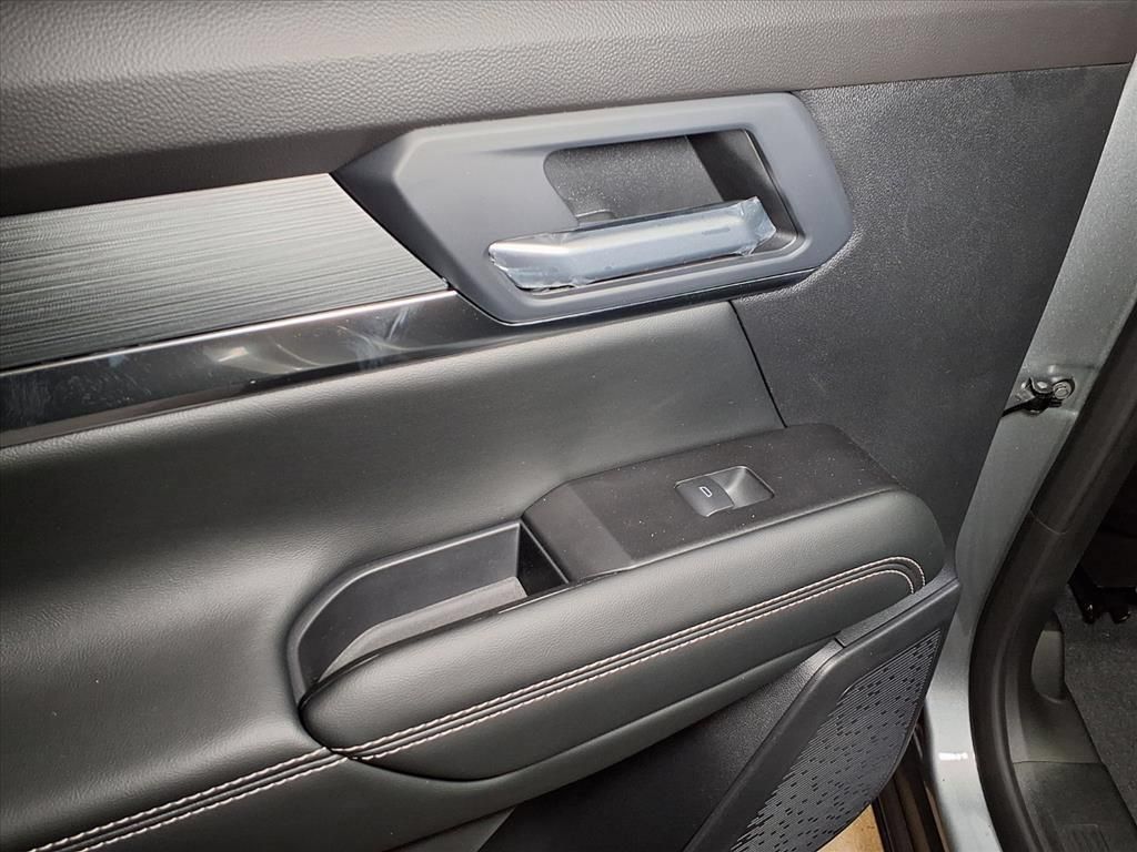Used 2026 GMC Terrain Elevation w/ Black Edition FWD image 11
