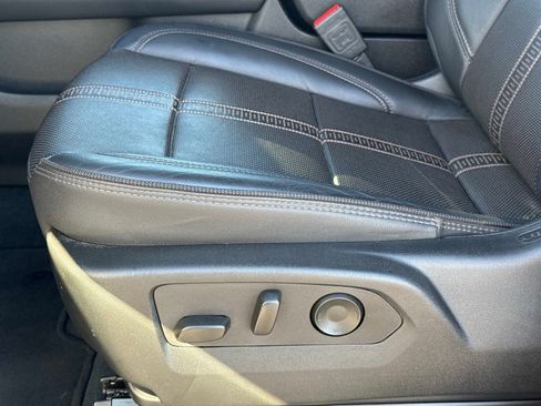 Used 2025 Chevrolet Tahoe High Country RWD image 25
