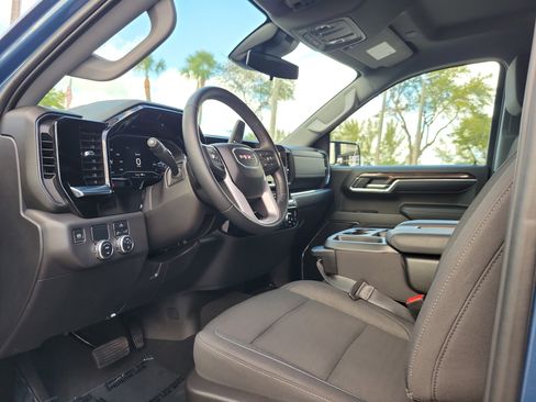 Used 2024 GMC Sierra 1500 Elevation image 9