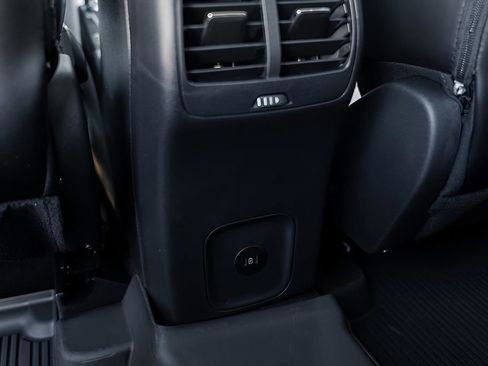 Certified 2024 Ford Escape SE FWD image 18