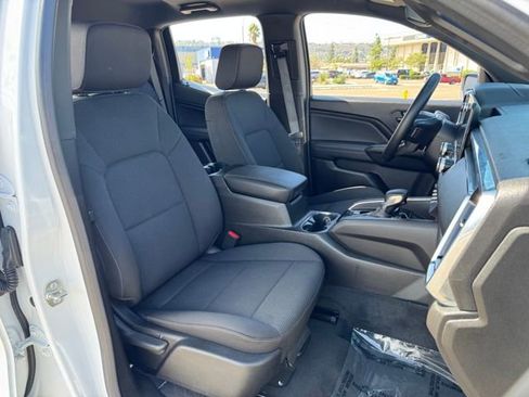 Used 2024 GMC Canyon Elevation image 21