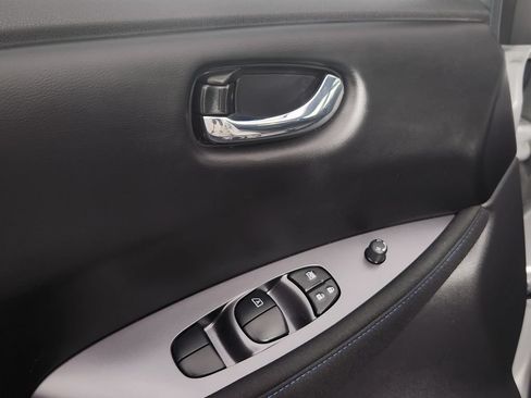 Used 2025 Nissan Leaf S FWD image 11