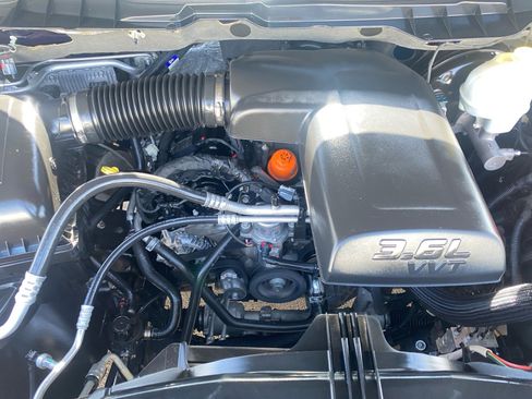 Used 2013 RAM 1500 Classic SLT w/ Big Horn Equipment Group image 9