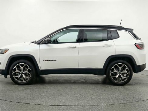 Used 2025 Jeep Compass Limited image 5