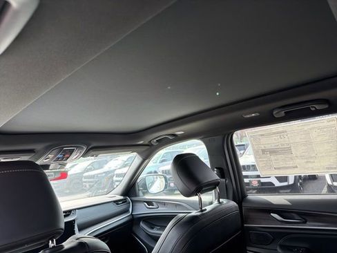 New 2026 Jeep Grand Cherokee Limited AWD/4WD image 10