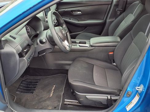 Used 2024 Nissan Sentra SV FWD image 19