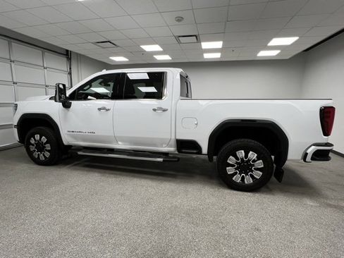 Used 2024 GMC Sierra 2500 Denali image 7